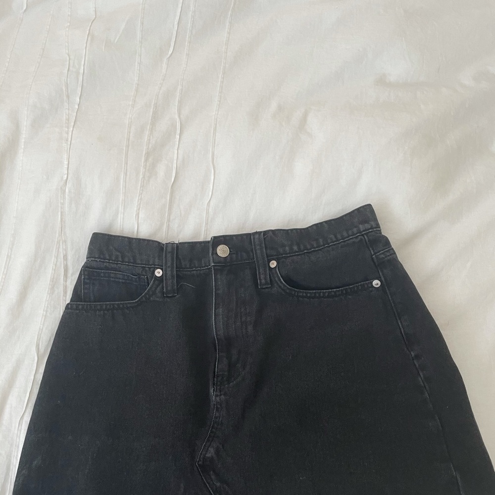 Madewell Black Denim Skirt!!